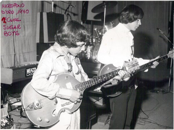 Pierangelo "Maestro" Venturini alla chitarra